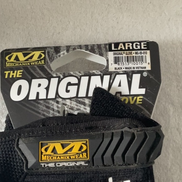 Black Mechanix Utility Gloves with Secure Closure - Picture 2 of 3